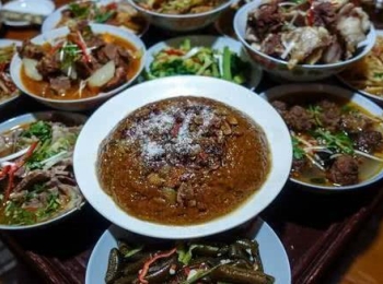 张家川的回族传统美食十三花