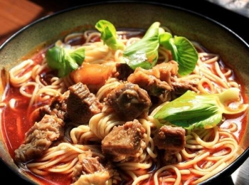 云南美食｜那一碗大酥牛肉面