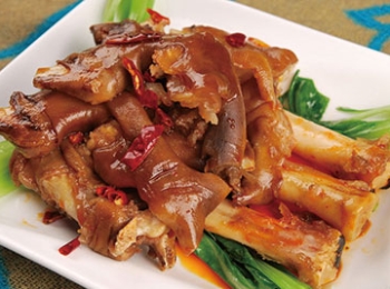 清真传统菜肴：胡辣羊蹄