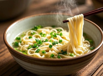 美媒盘点全球15种治愈食物 中国汤面上榜