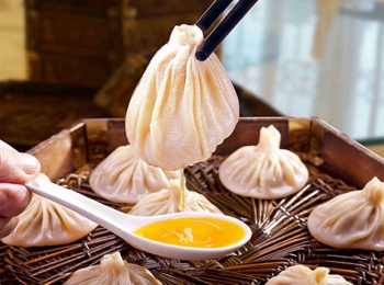 西安清真小吃的经典之作：贾三灌汤包子