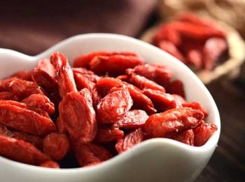 枸杞返潮了还能吃吗？